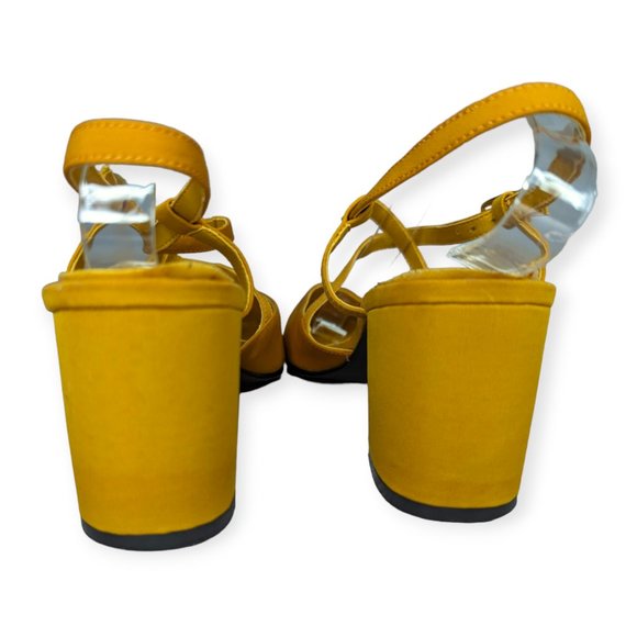 Mootsie Tootsie Mustard Love Ya Fabric Block Heel Size 8 - Picture 5 of 12